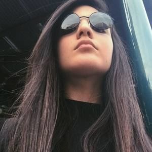 Meet your Posher, Maria soledad